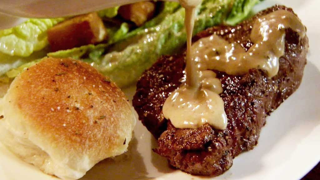 Peppercorn sauce Bowles